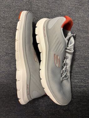 Skechers Men’s Light Gray Sneakers with Orange Trim